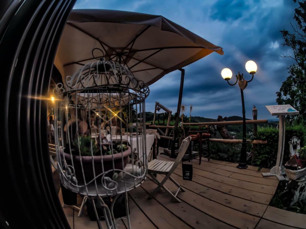 Locanda Montepaolo Dovadola Exterior foto